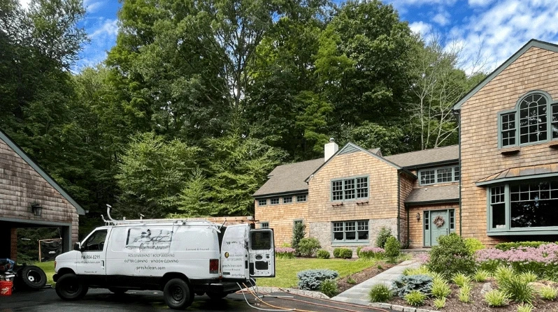 New Franklin Power Washing power washing crew working in Green, OH